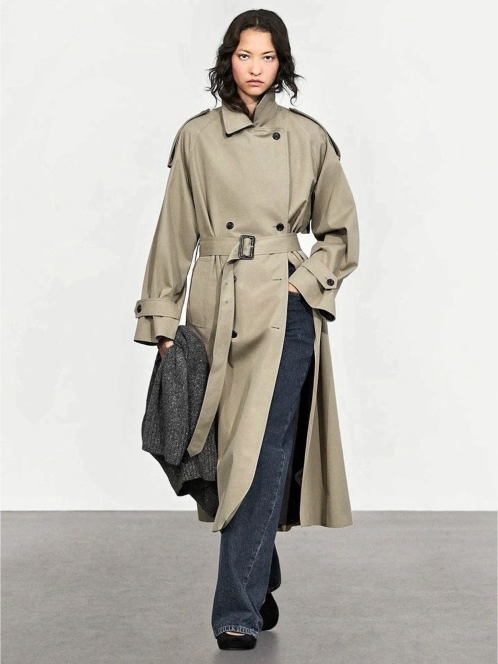 Massimo Dutti Double-Breasted Trench Coat in Beige